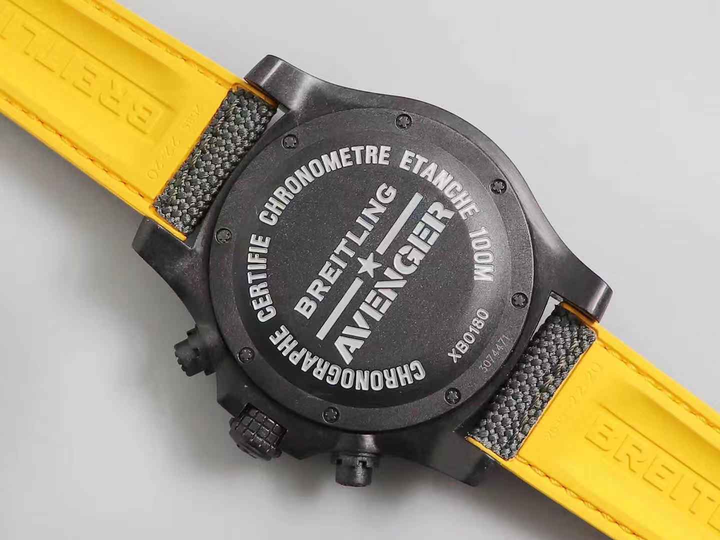 GF厂百年灵复仇者飓风系列黄/黑盘45mm腕表评测