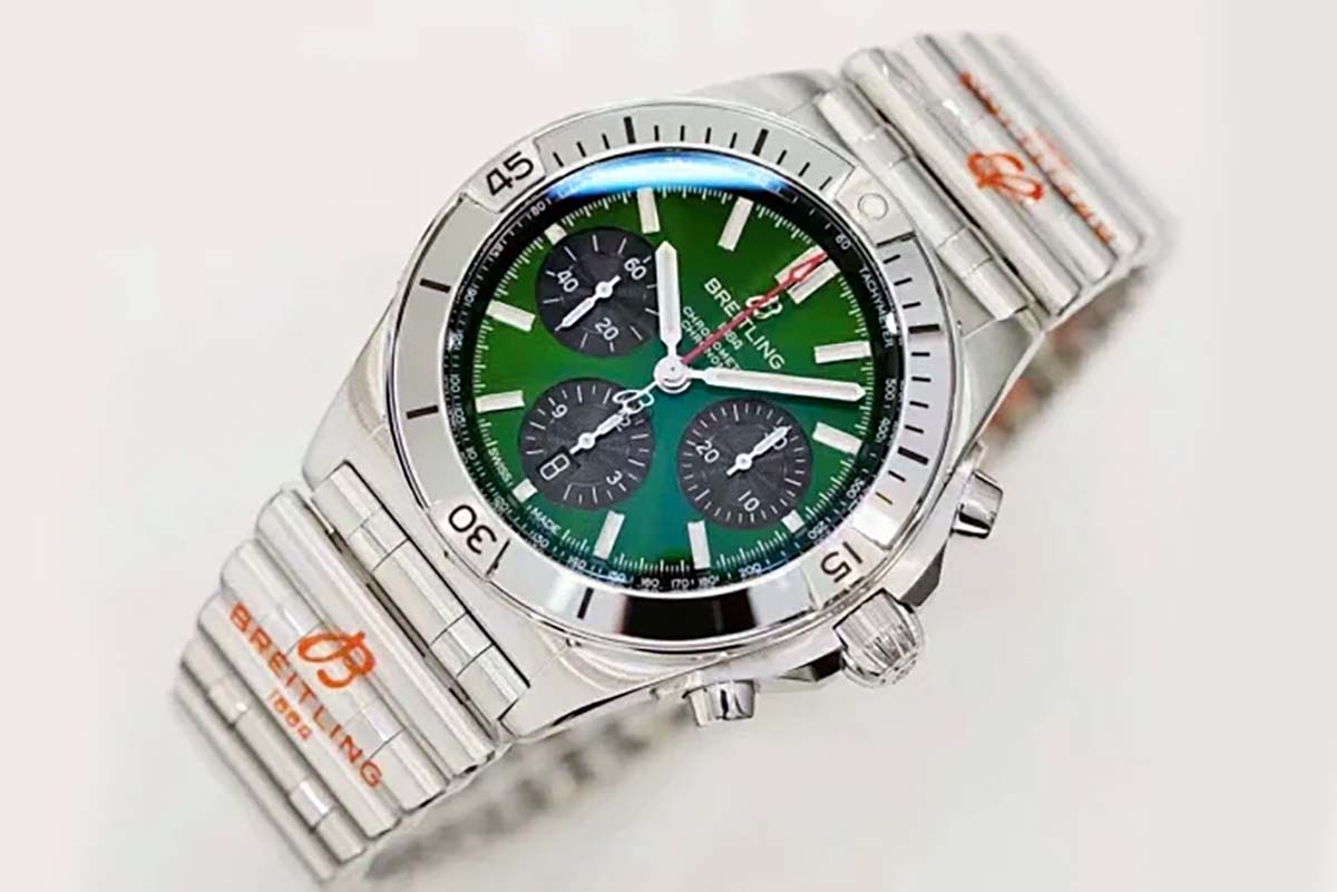 GF厂复刻版百年灵机械计时B01系列绿色表盘腕表做工细节如何