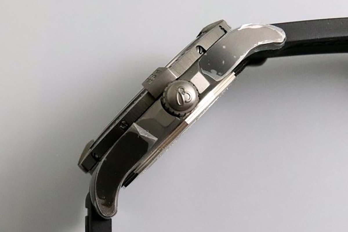 GF厂百年灵黑鸟侦察机V4版复刻腕表做工细节如何-品鉴GF厂复刻