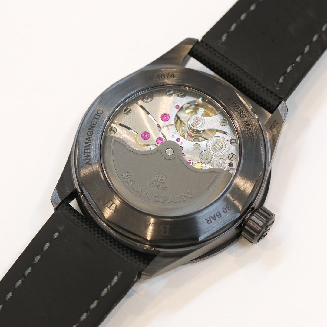 GF厂宝珀五十噚5000-0130-B52A缎面灰陶瓷黑盘腕表