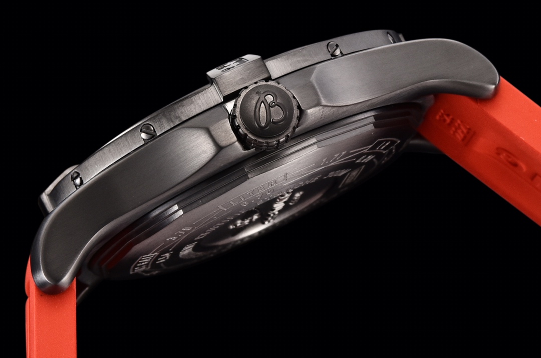GF厂百年灵复仇者二代V2版中国红腕表
