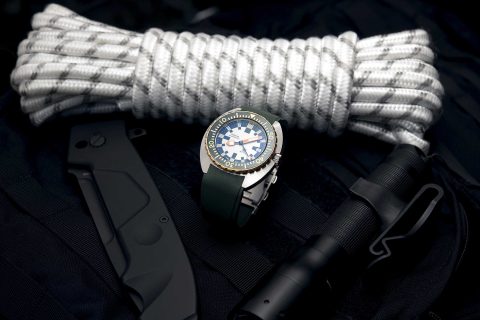 介绍布拉沃祖鲁语！Doxa 推出标准生产不锈钢军队模型