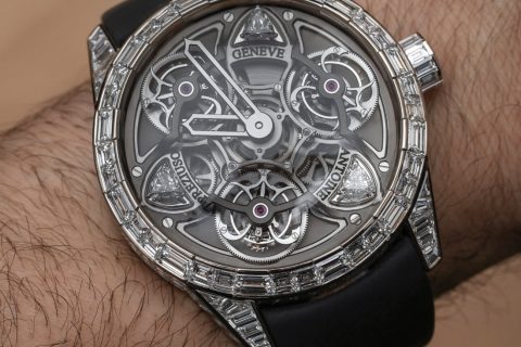 亲身体验价值 1,200,000 美元的 Antoine Preziuso 万亿陀飞轮陀飞轮 24 克拉钻石手表