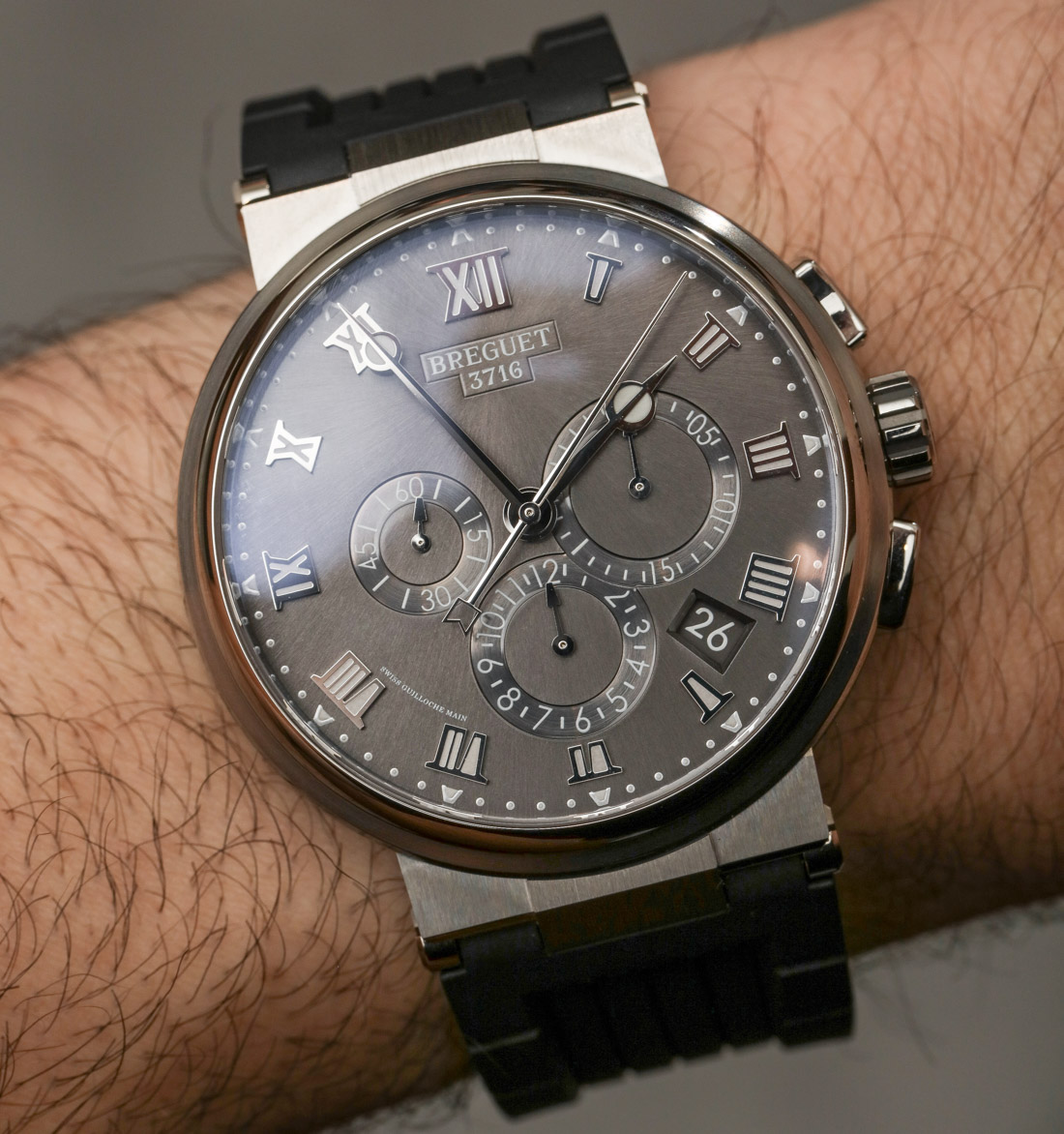 宝玑 Marine Chronograph 5527 Titanium Watch Hands-On