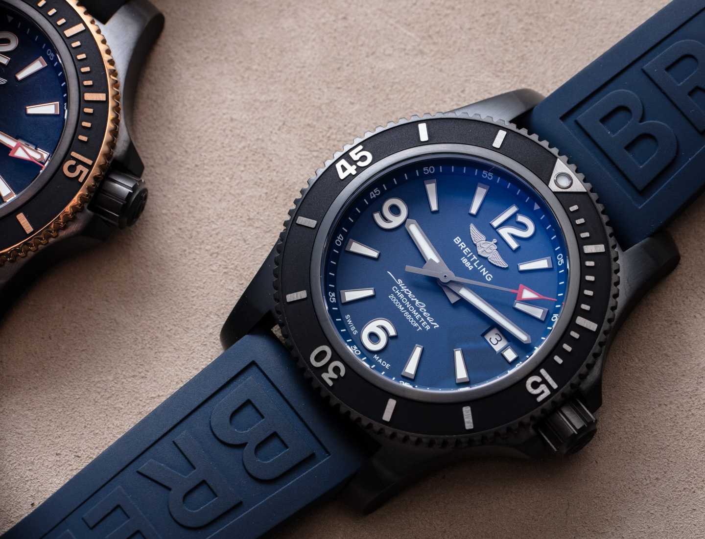 动手：百年灵超级海洋自动 46 黑色手表