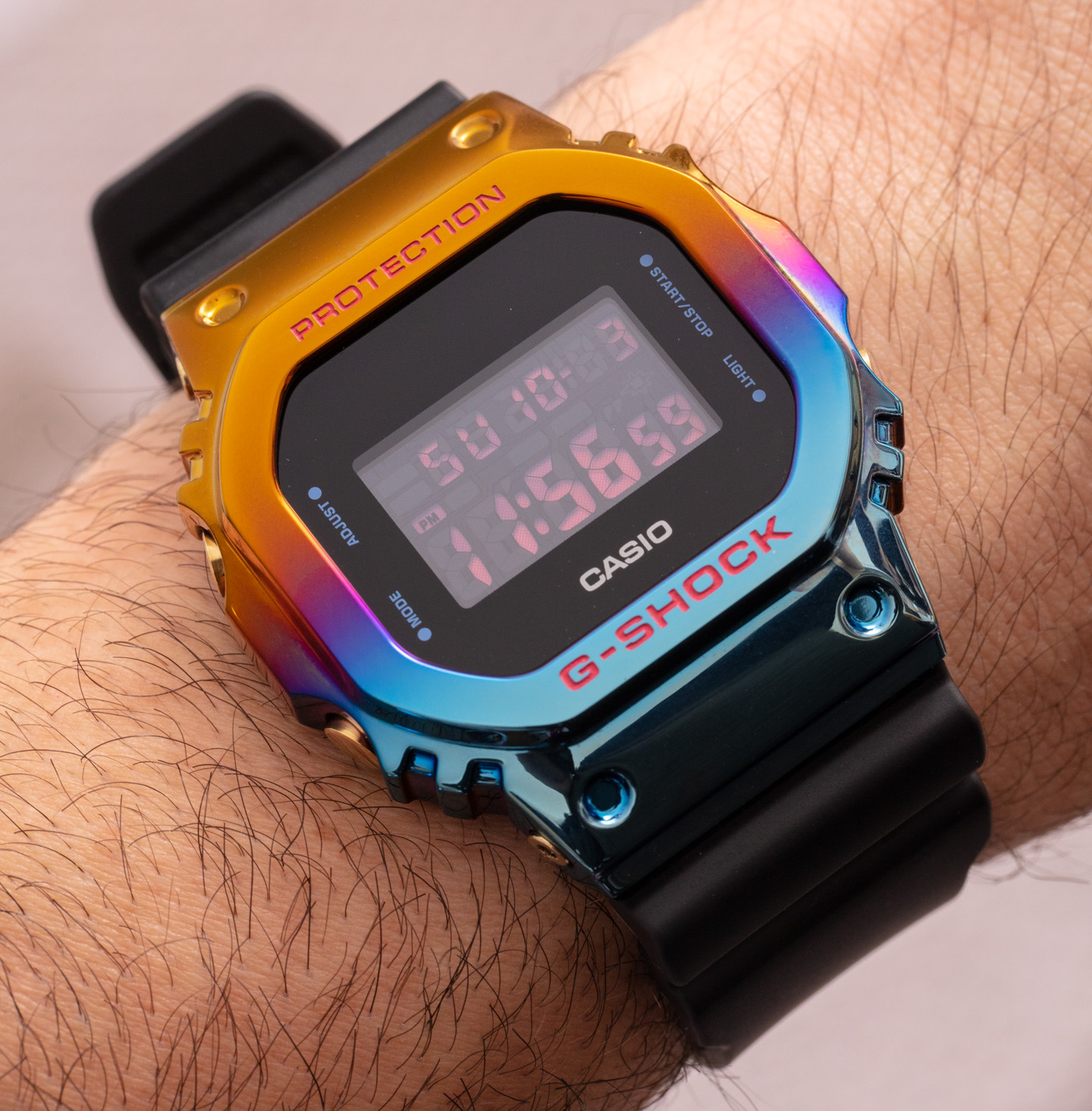 动手：卡西欧 G-Shock GM5600SN-1 “东京之夜”彩虹手表