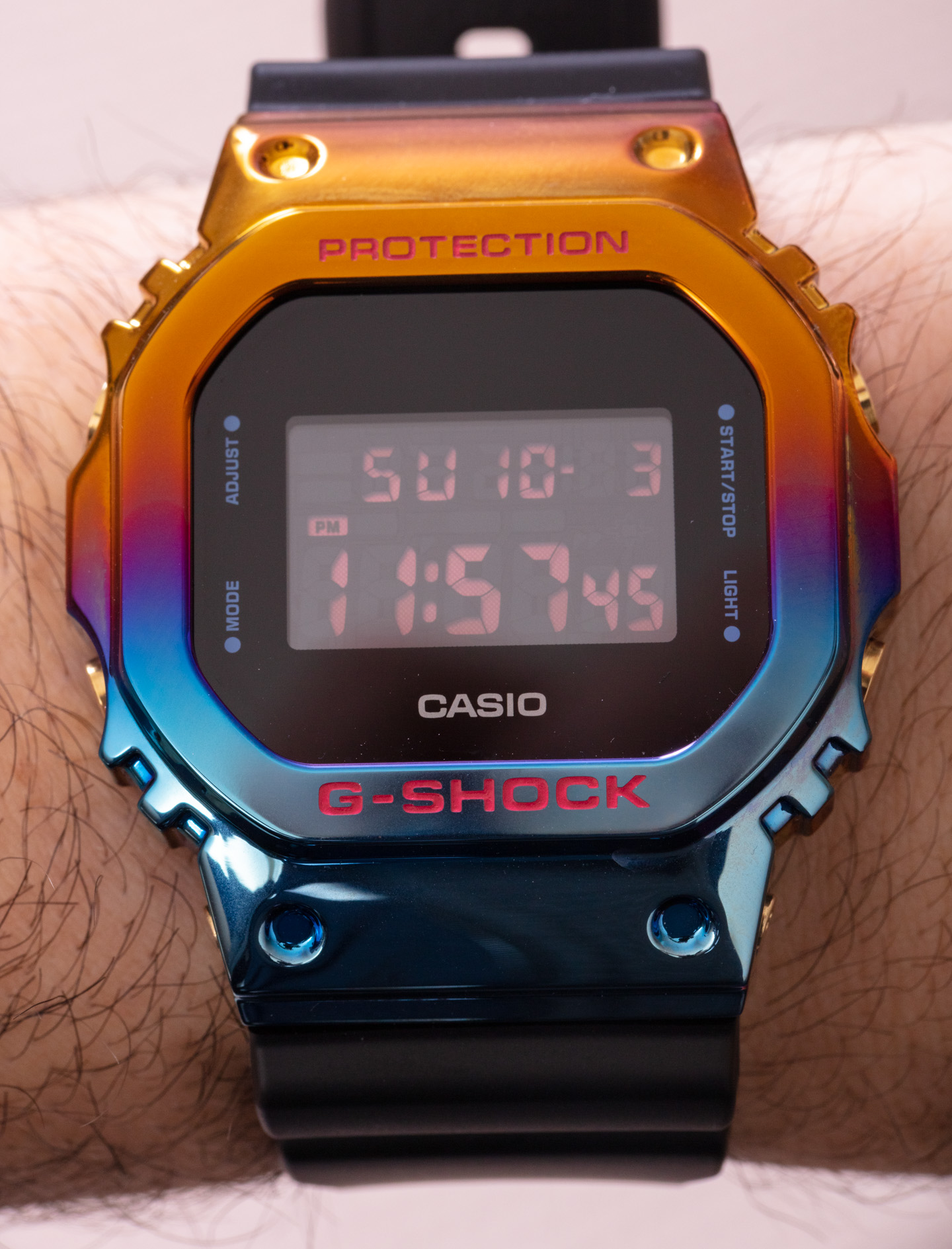 动手：卡西欧 G-Shock GM5600SN-1 “东京之夜”彩虹手表