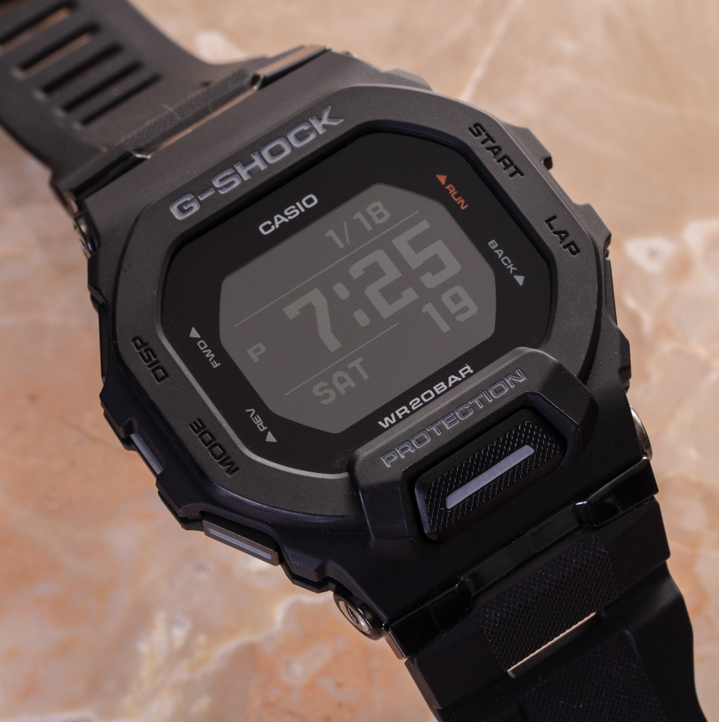 观看评测：卡西欧 GBD200 入门级蓝牙 MiP G-Shock MOVE