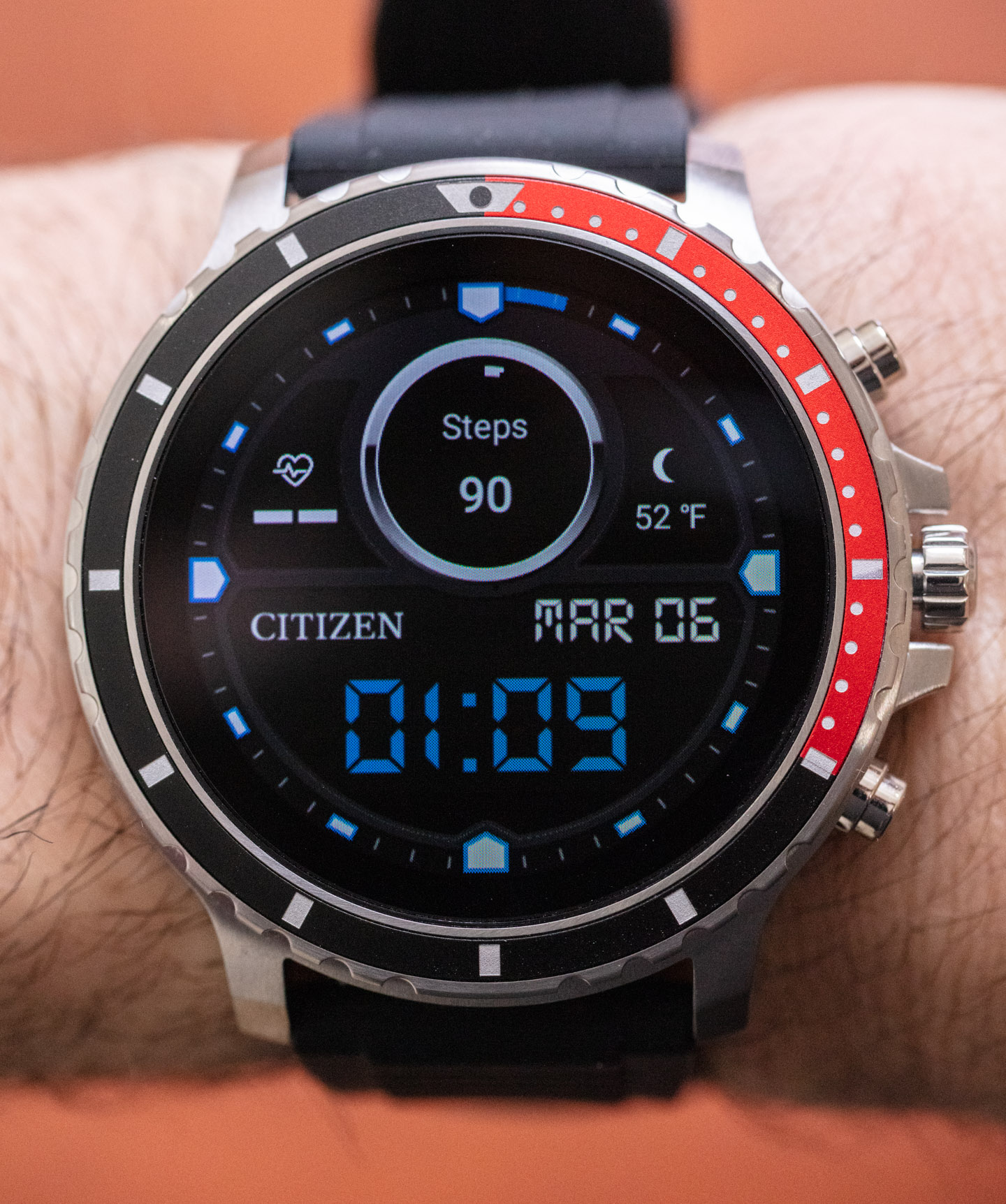 观看评论：带有 Google Wear OS 的 Citizen CZ Smart