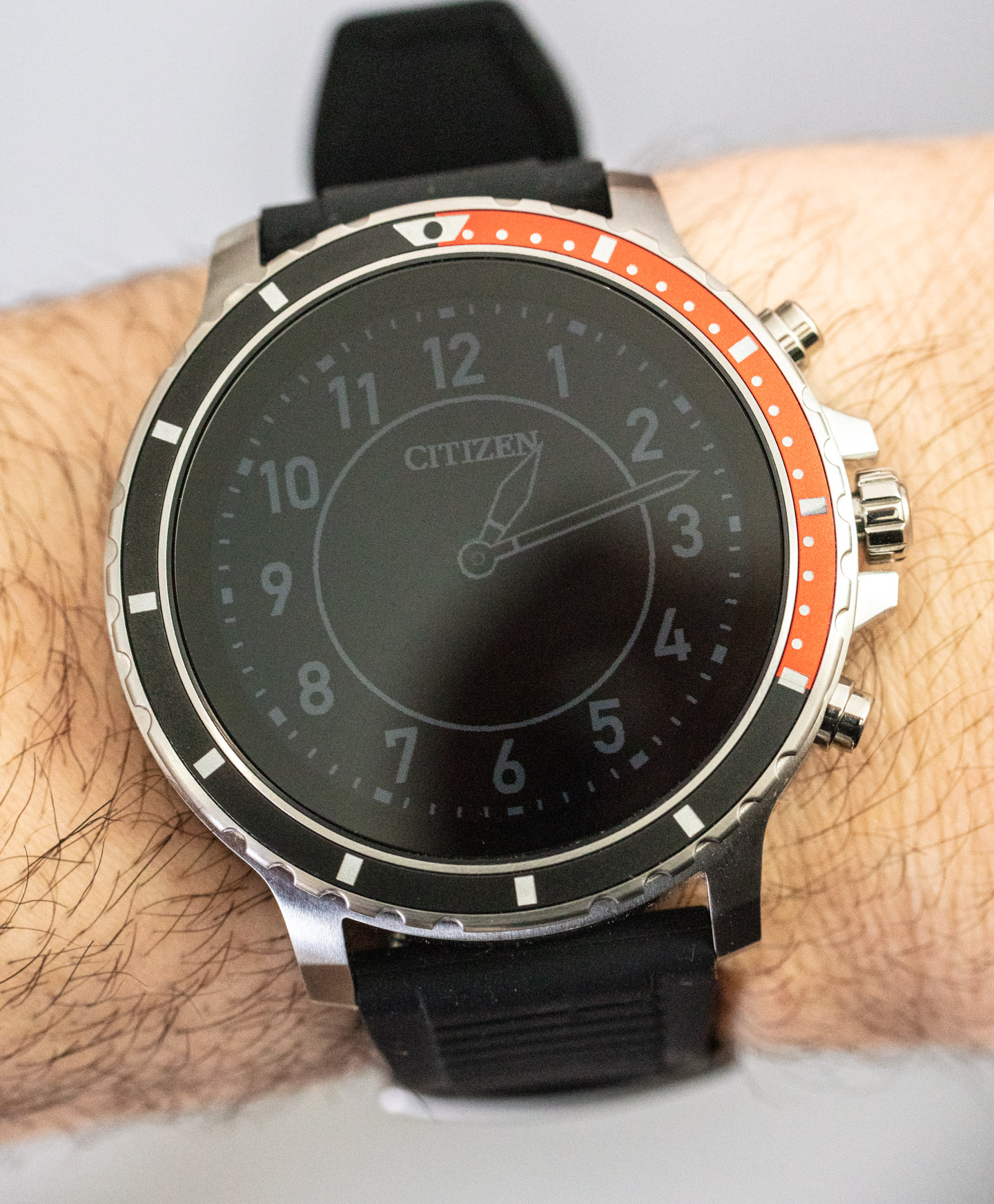 观看评论：带有 Google Wear OS 的 Citizen CZ Smart