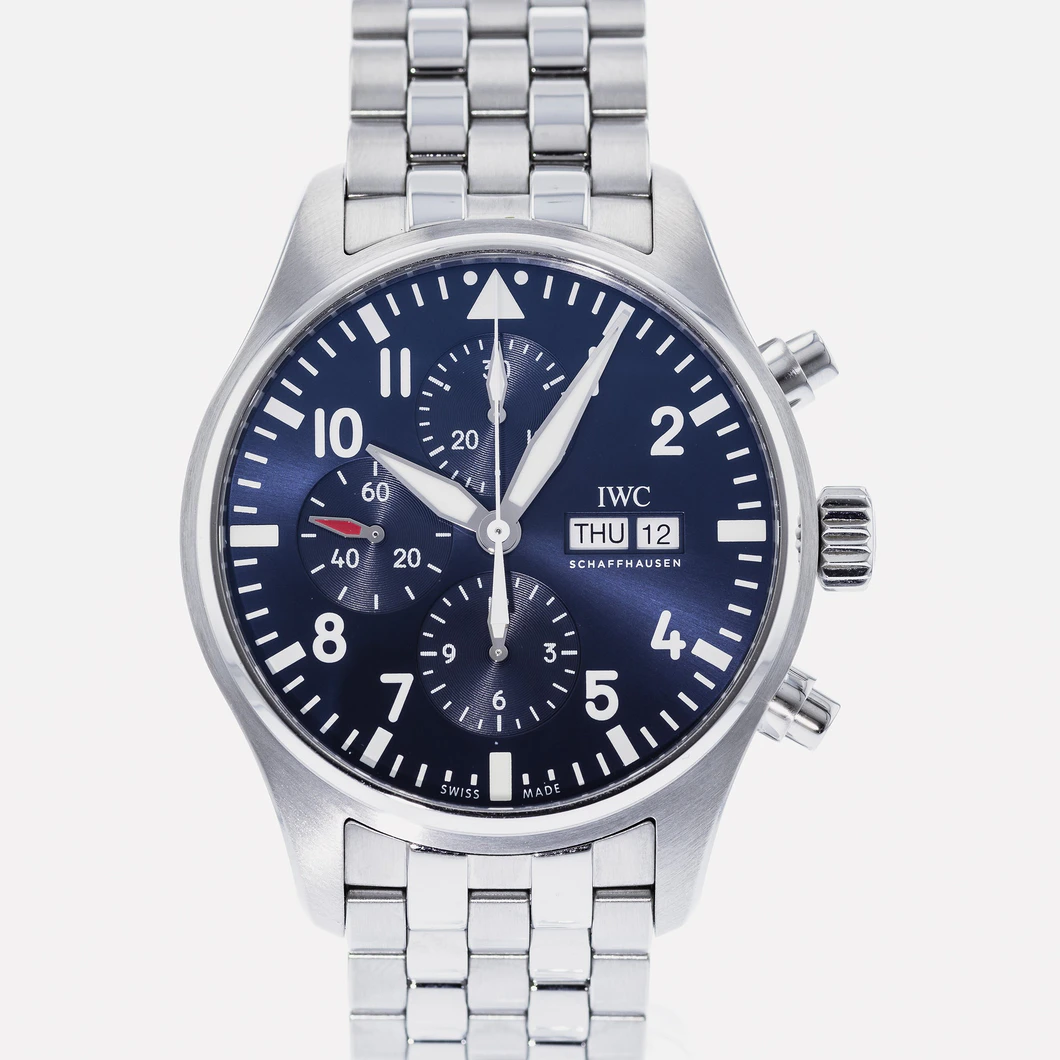 Pre-Owned 挑选最新的二手手表到店