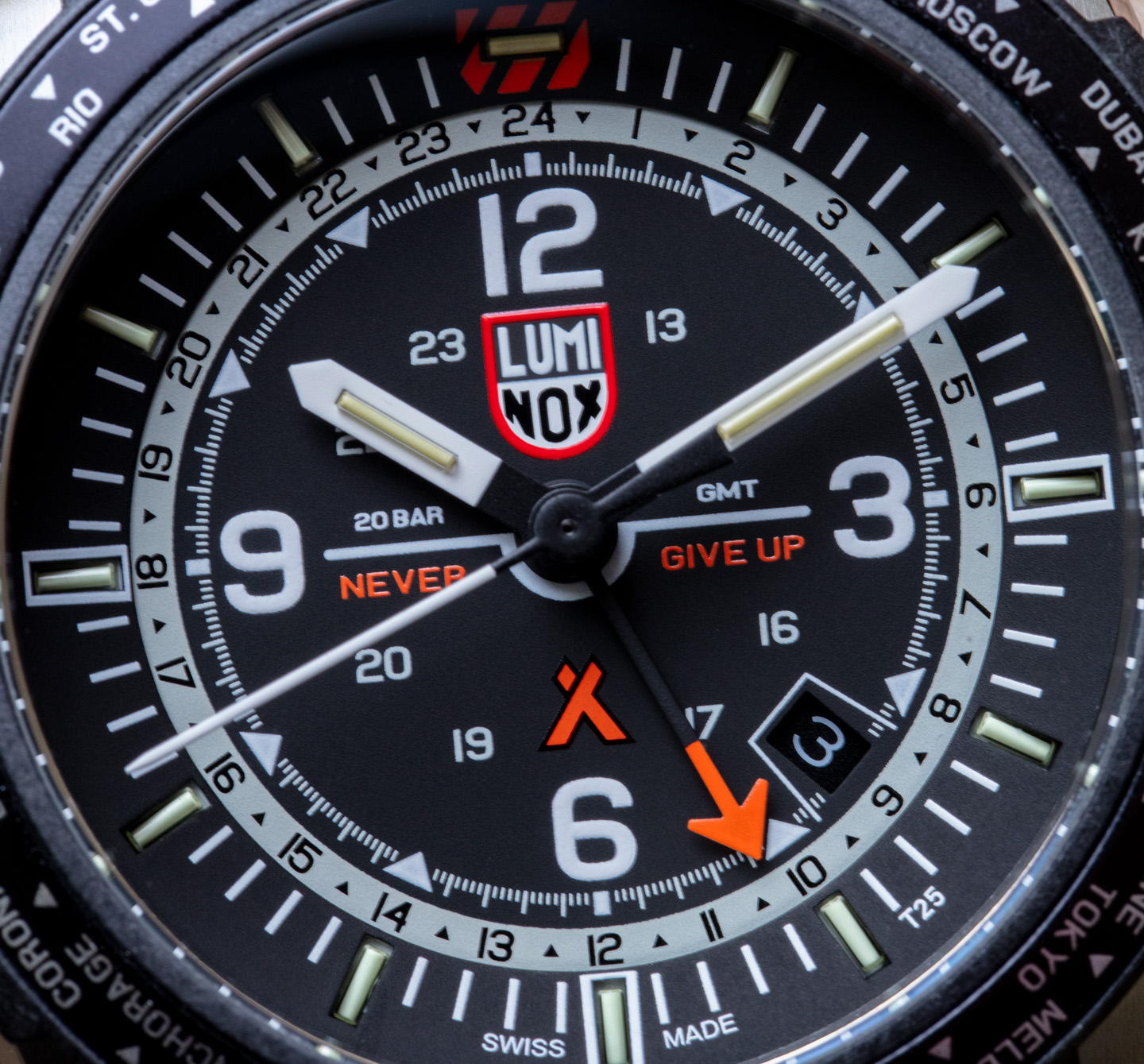 手表评论：Luminox Bear Grylls Air 系列 GMT 3762