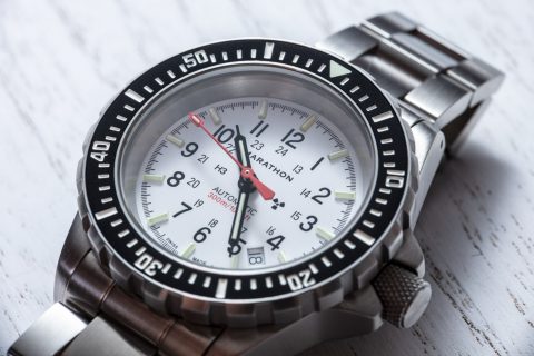 动手首秀：马拉松白色北极版 GSAR 腕表