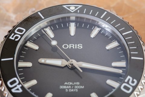 动手操作：Oris Aquis Date Calibre 400 手表