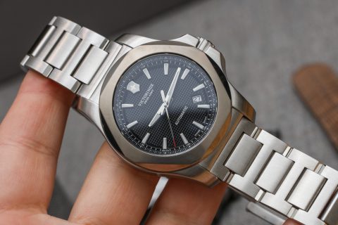 维氏瑞士军 INOX 机械表动手