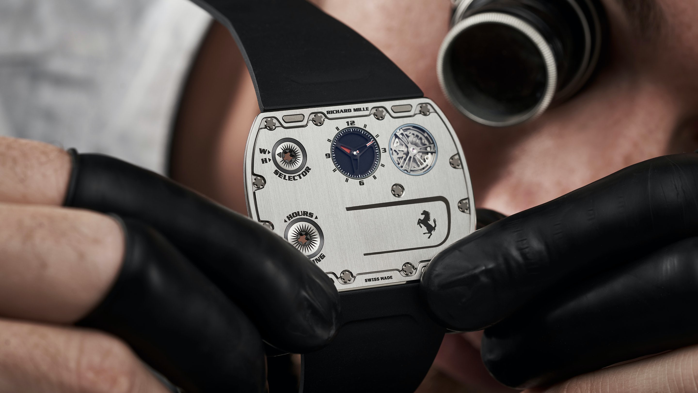 深入了解 Richard Mille RM UP-01，在非常薄的手表上进行非常深入的探索