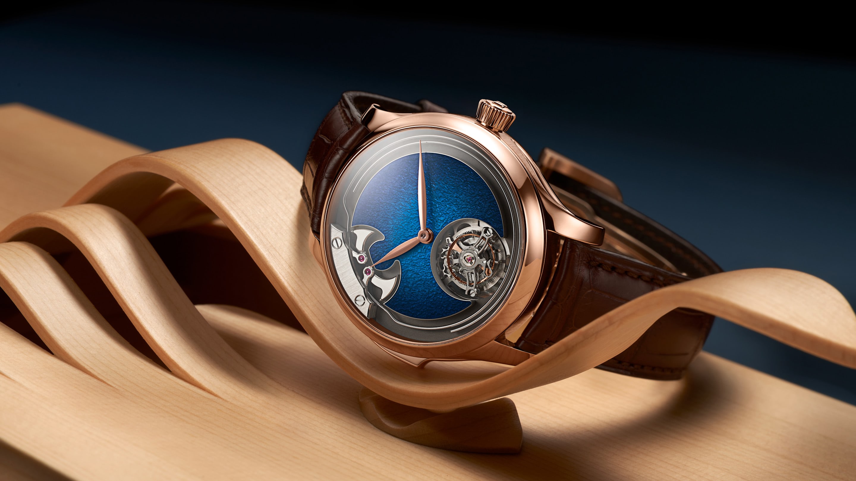 H. Moser & Cie. Endeavour Concept 三问陀飞轮水蓝色腕表隆重登场