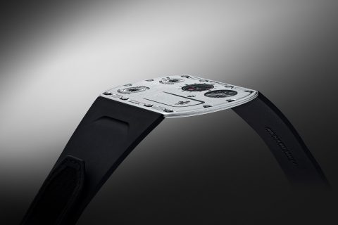突发新闻Richard Mille 凭借 RM UP-01 法拉利创造了世界上最薄手表的新纪录